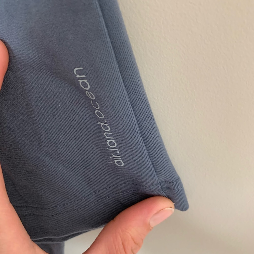 Alo Yoga Fold over smoke gray Capri leggings. - Picture 5 of 6